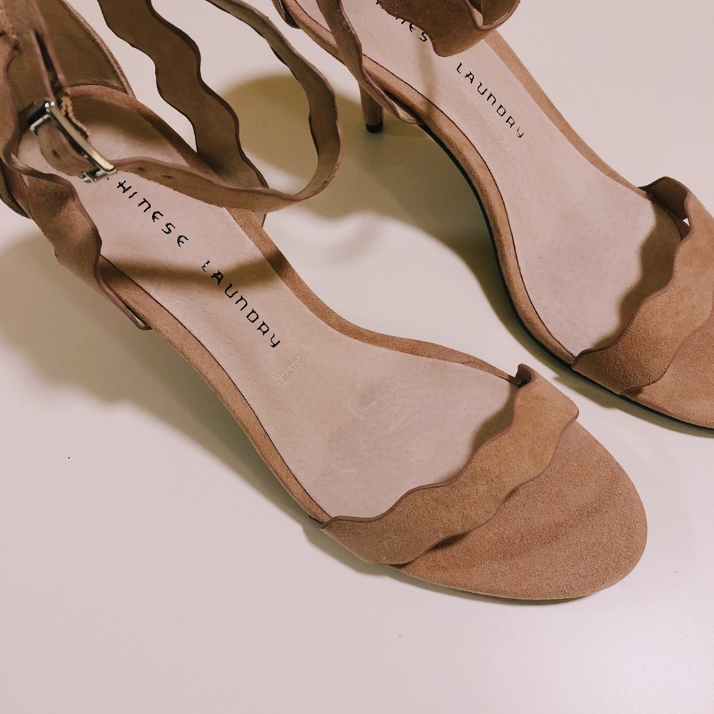 Chinese Laundry Scallop Nude Heels
